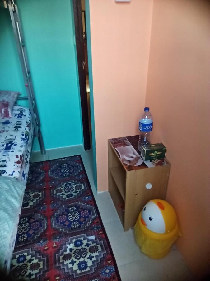 두바이 Moon Backpackers , Al Rigga , Partition For Couples And For Singles 아파트 외부 사진