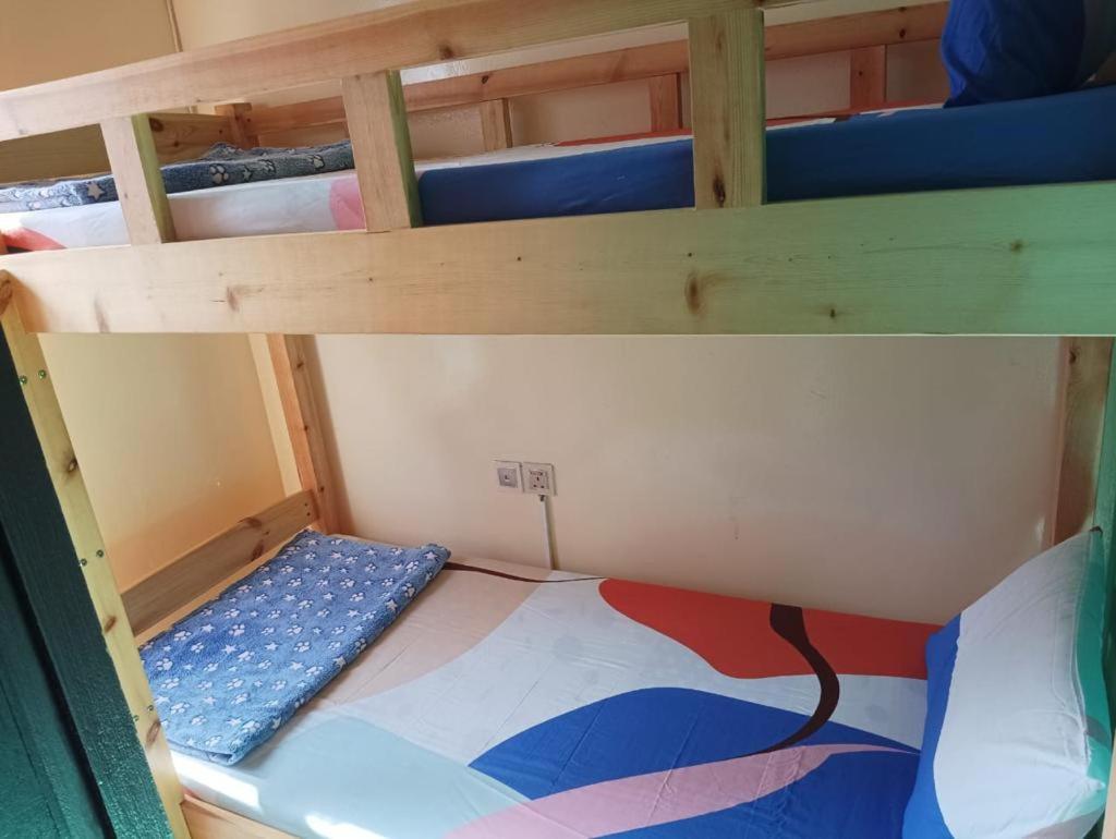 두바이 Moon Backpackers , Al Rigga , Partition For Couples And For Singles 아파트 외부 사진