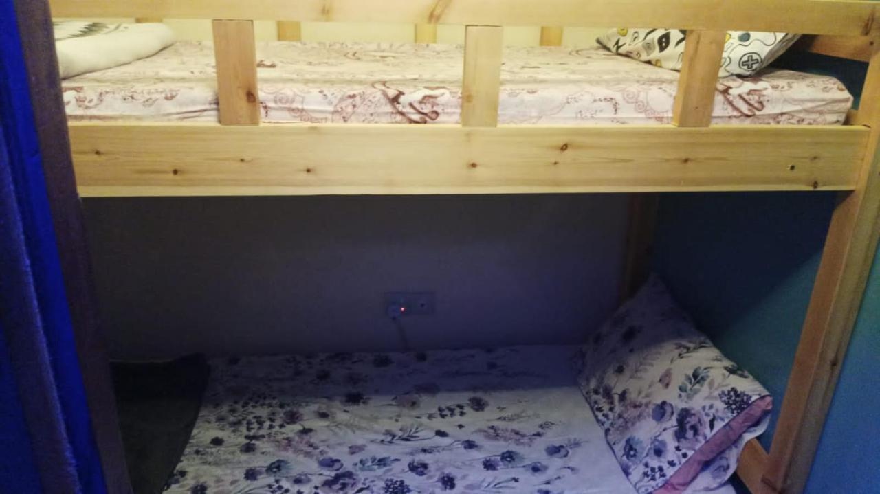 두바이 Moon Backpackers , Al Rigga , Partition For Couples And For Singles 아파트 외부 사진