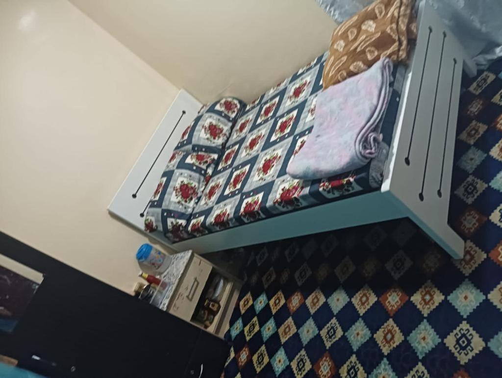 두바이 Moon Backpackers , Al Rigga , Partition For Couples And For Singles 아파트 외부 사진