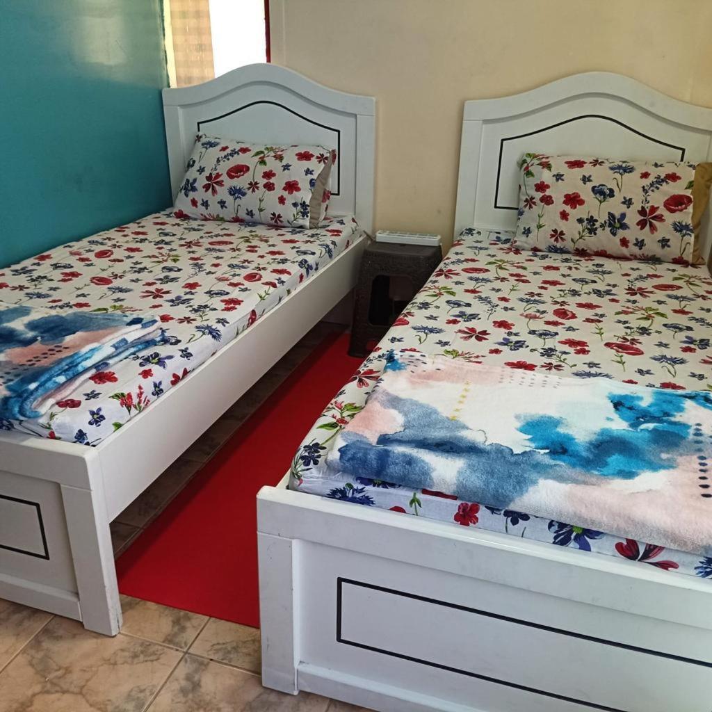 두바이 Moon Backpackers , Al Rigga , Partition For Couples And For Singles 아파트 외부 사진